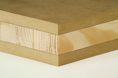 usi din  lemn combinat cu MDF pentru exterior