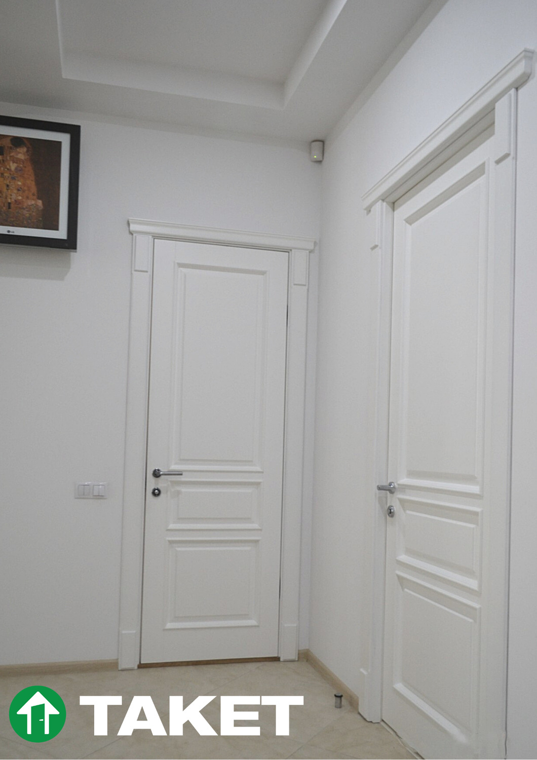 белые деревянные двери